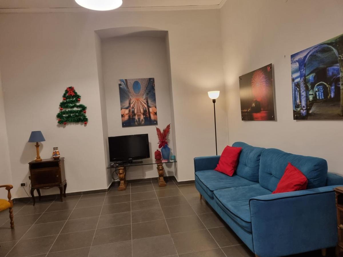 Napoli Sottosopra Chiaia Apartment Bagian luar foto
