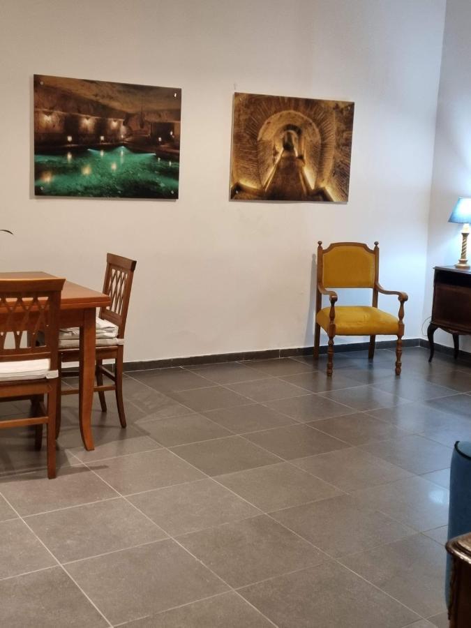 Napoli Sottosopra Chiaia Apartment Bagian luar foto