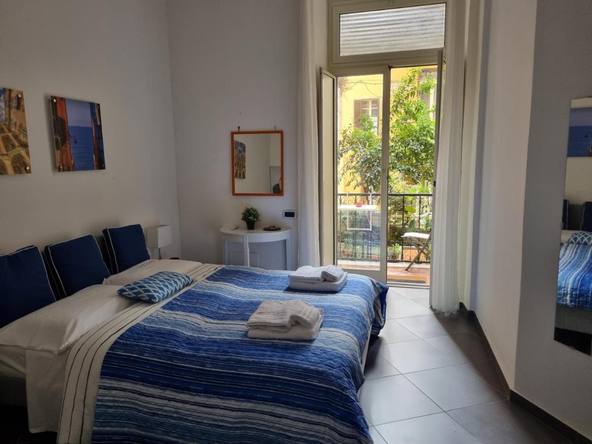 Napoli Sottosopra Chiaia Apartment Bagian luar foto