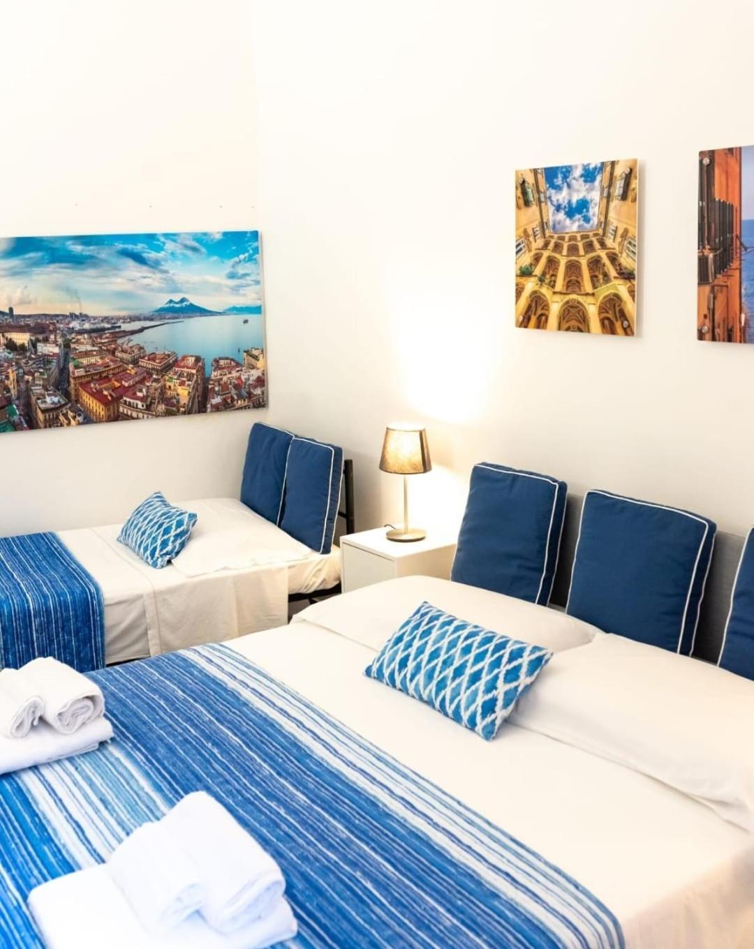 Napoli Sottosopra Chiaia Apartment Bagian luar foto